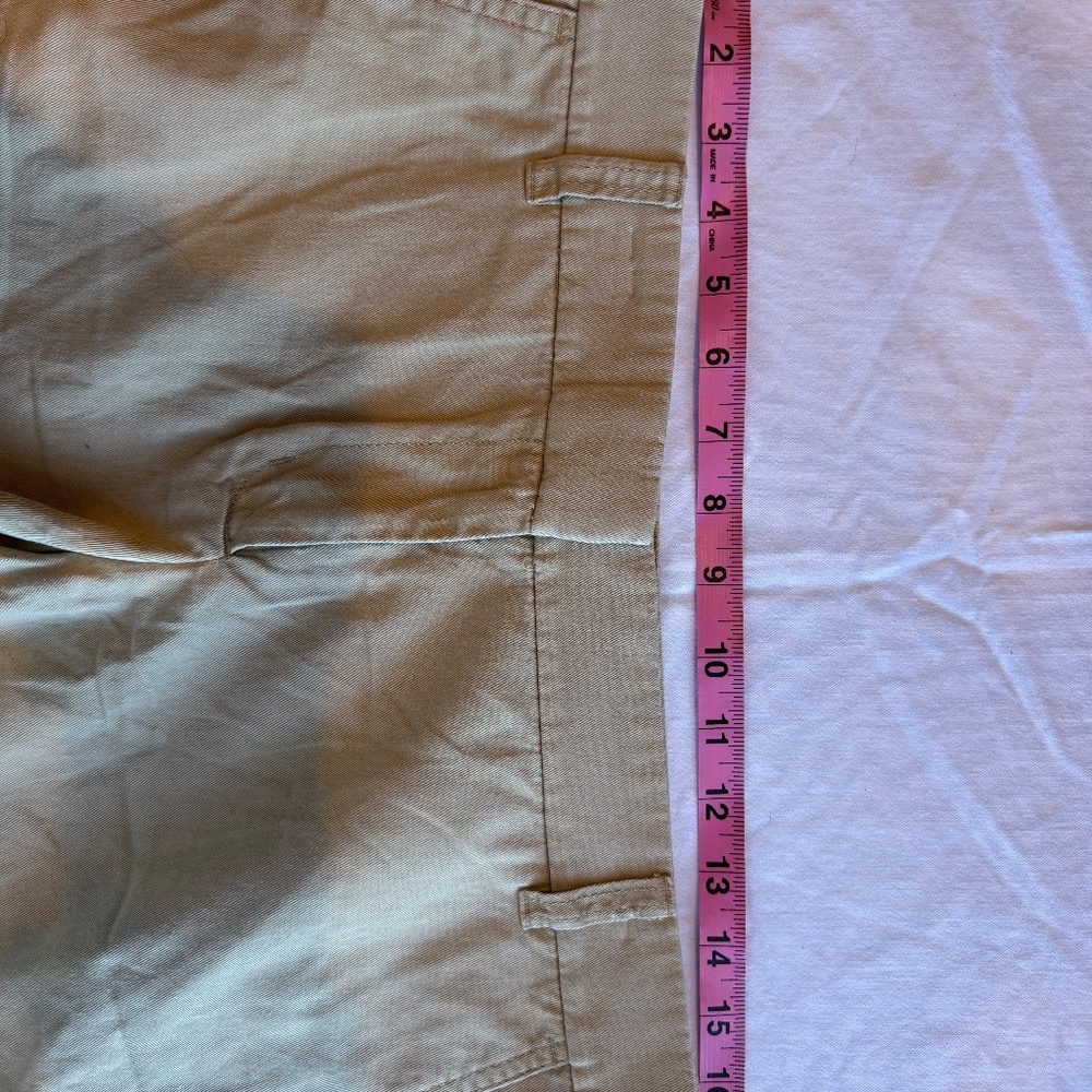 J Crew Khaki Shorts - size 8 - Picture 4 of 4